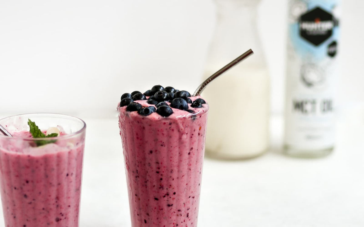Keto & Paleo Berry Protein Smoothie with Collagen Peptides and MCT Oil