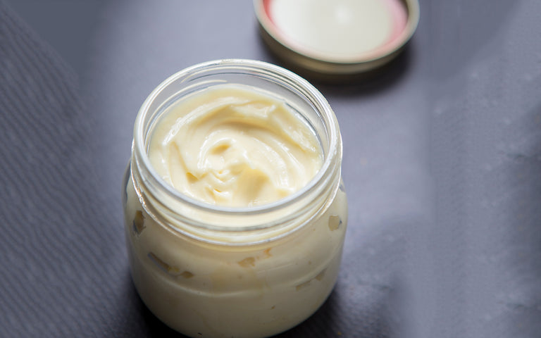 jar of creamy sauce mayo